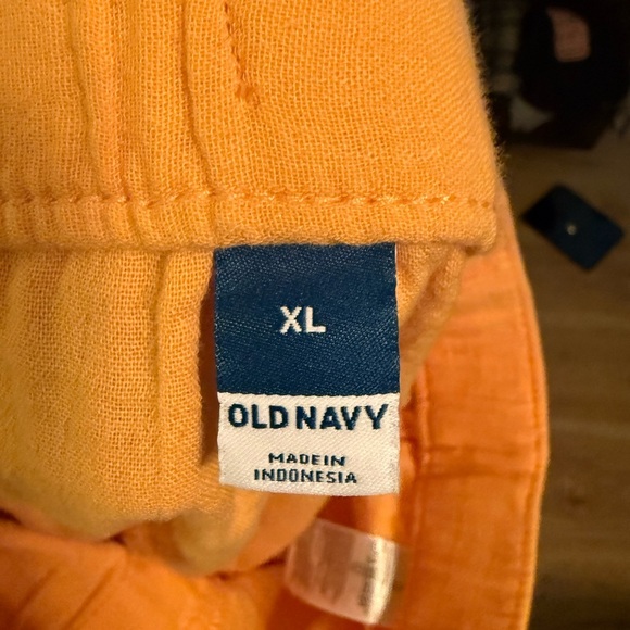 Old Navy Yellow Casual Shorts Size Xl NWT - Picture 6 of 6